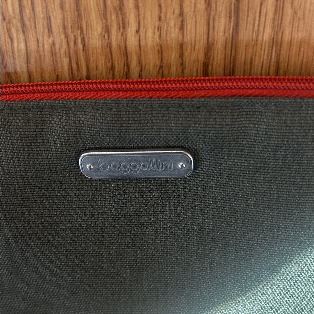 Baggallini Olive Wristlet with orange Trim and Removable Strap - Picture 4 of 8